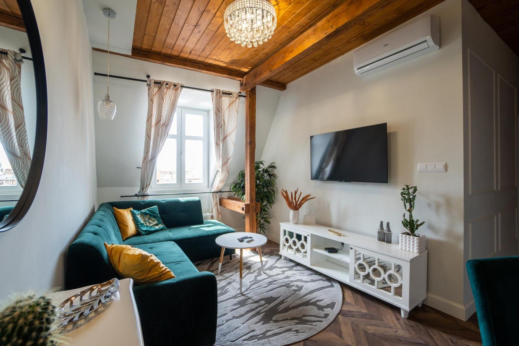 Pioro I Atrament Apartment *
